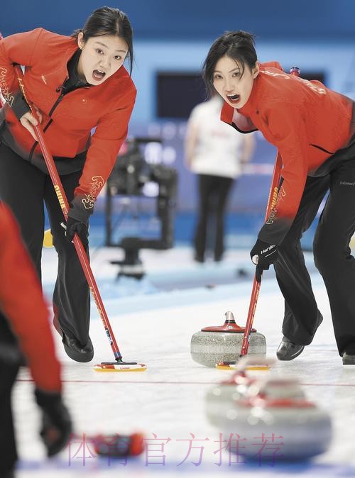 人在奥运年 中国女子冰壶队:带着荆棘与荣光出发 人在奥运年 中国女子冰壶队:带着荆棘与荣光出发